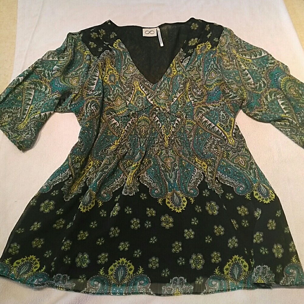 Gypsy boho style blouse size large 😍